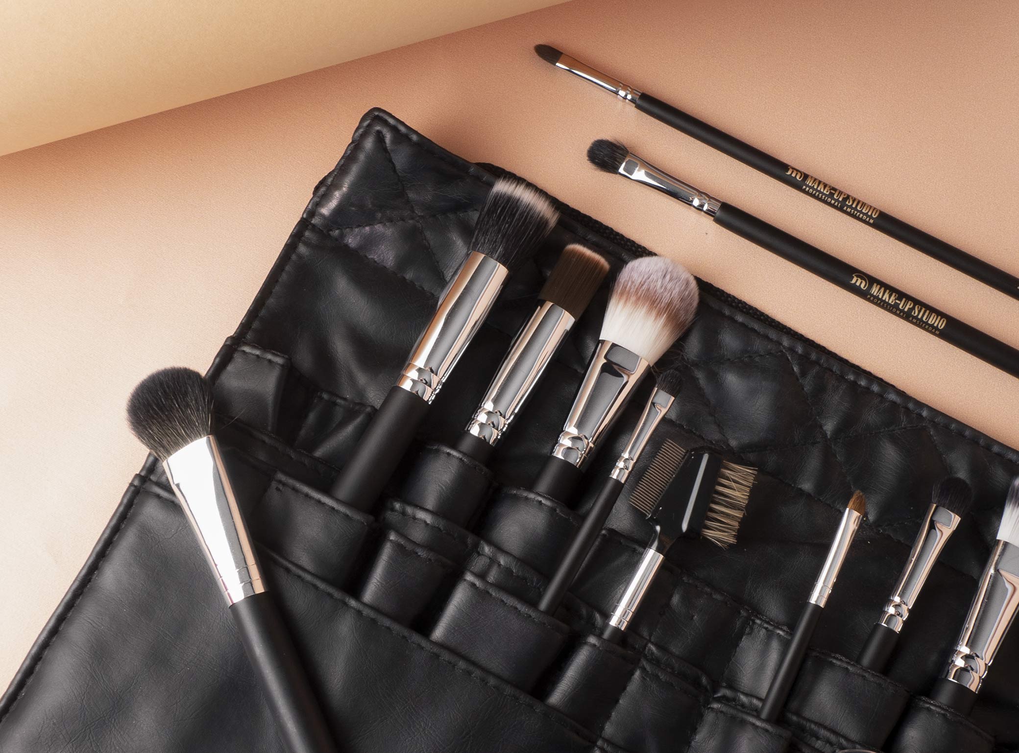 10 Best Makeup Brushes of All Time, According to the Pros